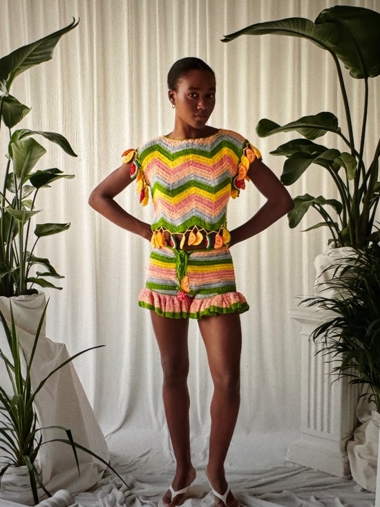 CeliaB Tops - Celiab Crochet top with fruit appliques